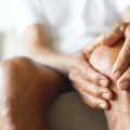 人工膝関節・股関節リハビリの最新ガイドラインと日本の実情