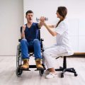 肥満や生活習慣病と姿勢の関連性、日本におけるリハビリ実践例