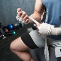 加齢による骨折後リスク管理と可動域訓練の工夫