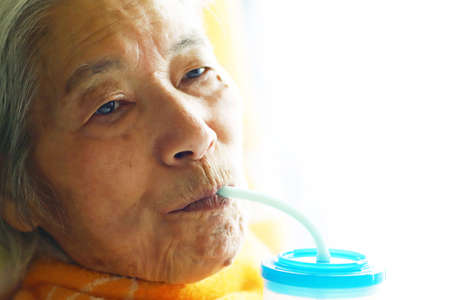 認知症患者における嚥下障害の特徴と日本のリハビリ実践例